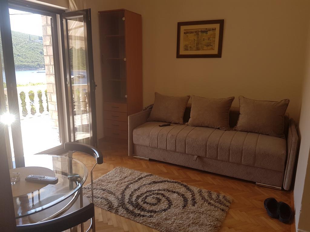 Apartments Grispolis 티바트 외부 사진